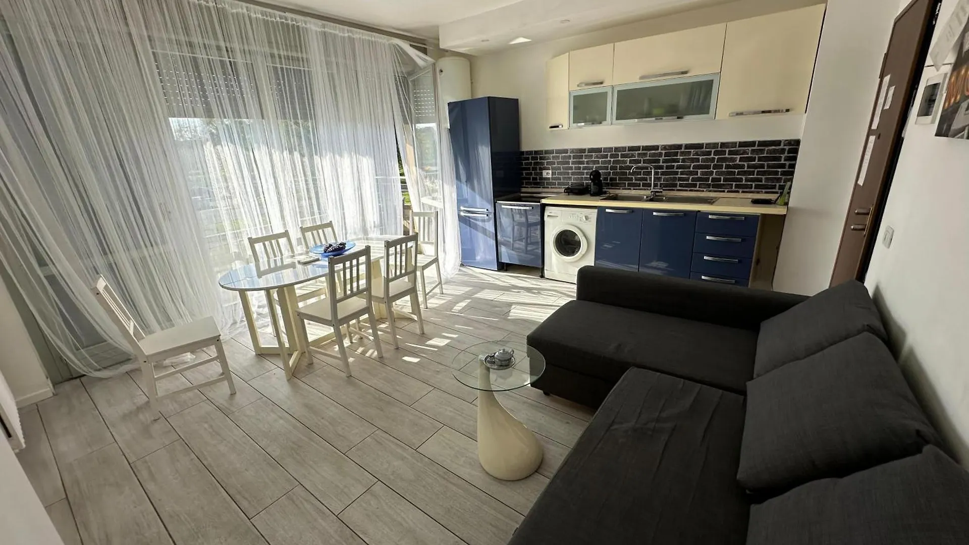Sky Apartment Milan 0*,